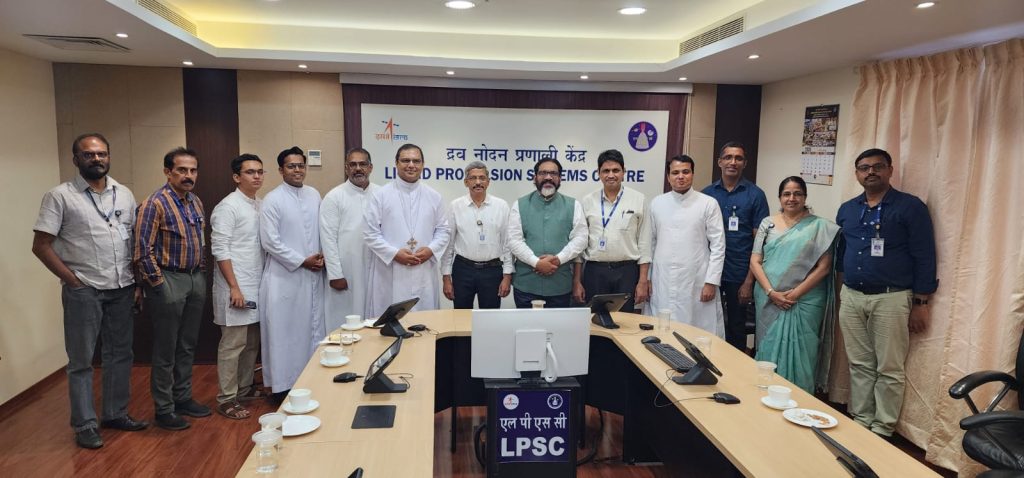 A day with the minds behind ISRO's missions 🔥 Visit to LPSC and IIST, Valiamala by the Management team