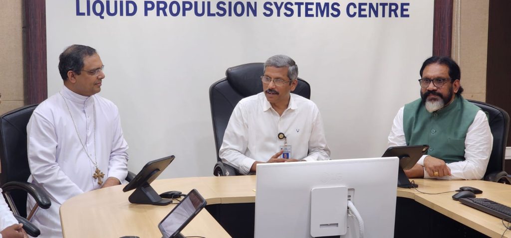 A day with the minds behind ISRO's missions 🔥 Visit to LPSC and IIST, Valiamala by the Management team